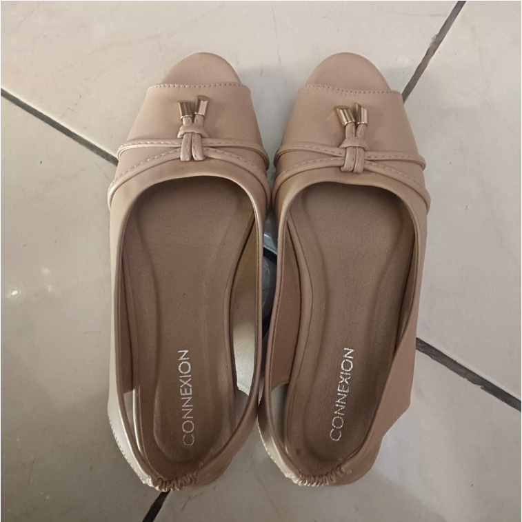Sepatu Flat Shoes Wanita Merek Connexion Untuk Kuliah Kerja Main Preloved