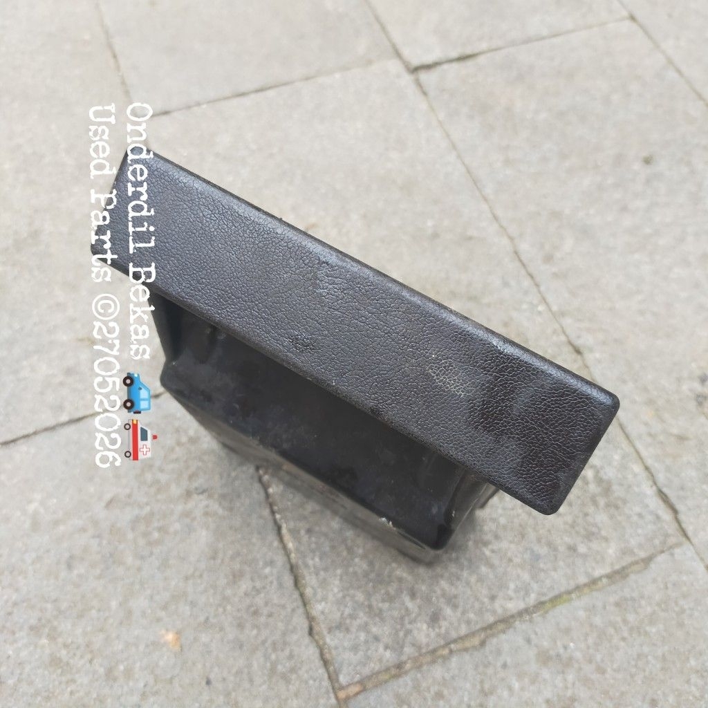 Asbak dashboard Toyota kijang super 1990