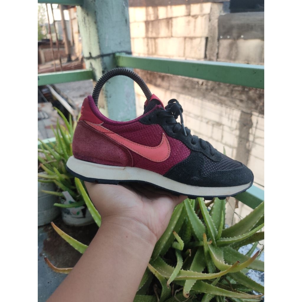 Nike Internationalist Red Black Sneakers Trainer Sport Sneakers Original Sepatu Daily Size 36