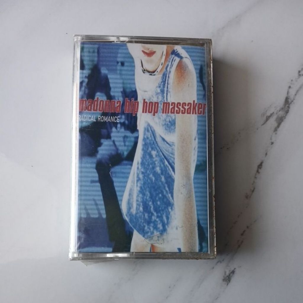 kaset pita madonna hip hop massaker radical romance segel
