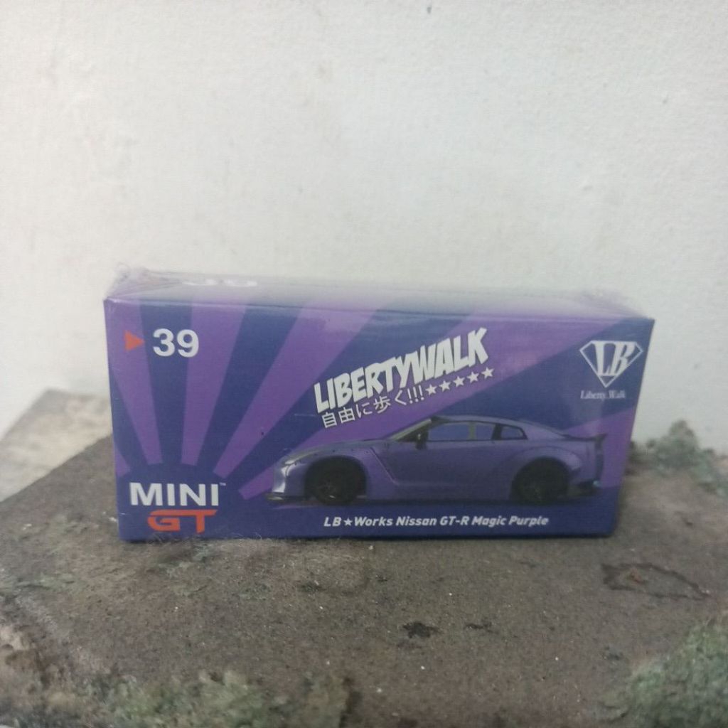 Mini GT//39 LB-Works Nissan GT-R R35 Type 1, Rear Wing ver 2, Magic Purple Japan Exclusive - Free Pr