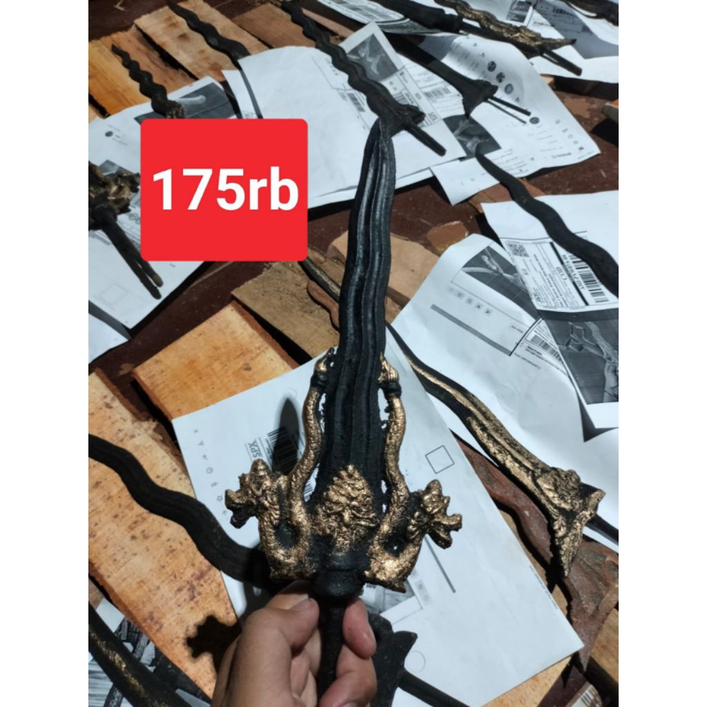 Keris Kuno Sepuh Lawasan Original Mentah Dusun Deder Ukir Solo Mendak Tebal