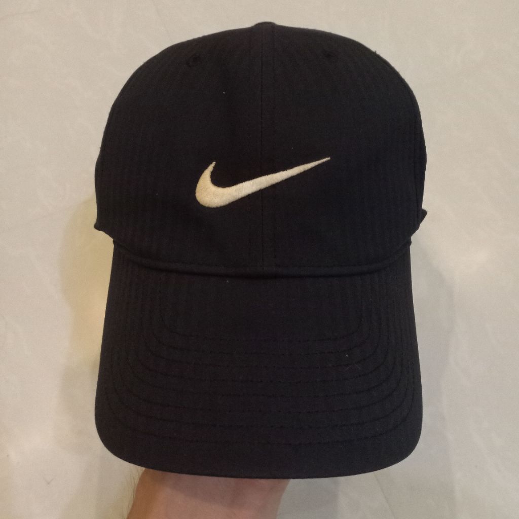 Topi Nike Golf