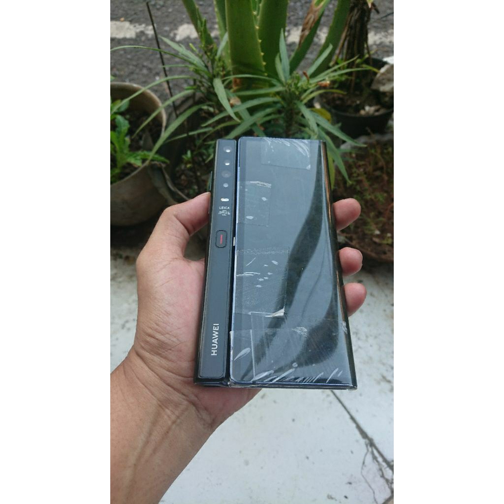 Huawei mate xs