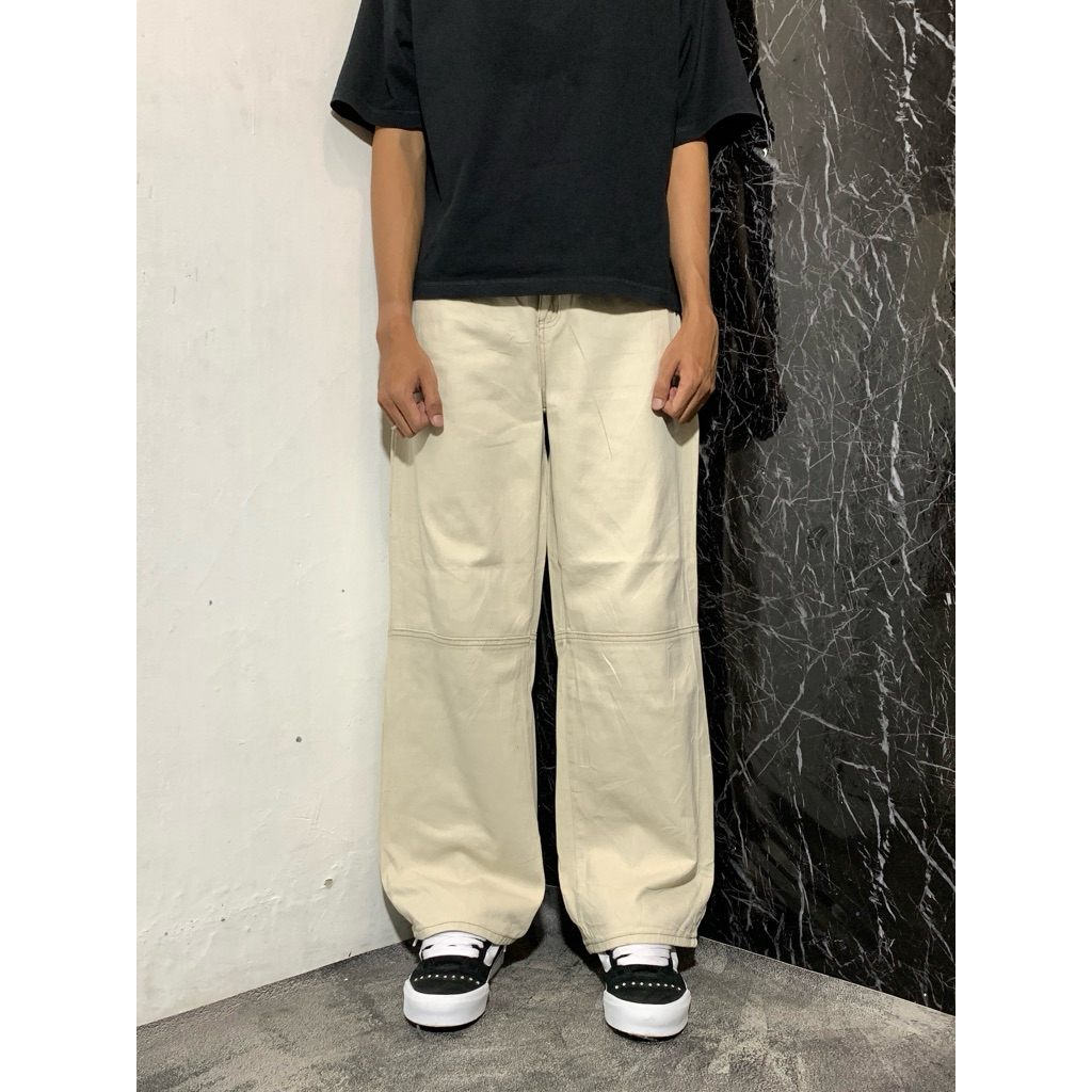 Carpanter Pants Cream Loose Fit by COMMA SHOP