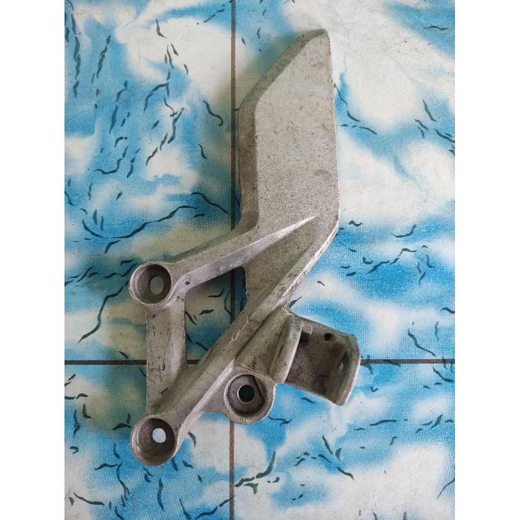 postep fostep depan kiri saja honda cbr150 kode K45 ori