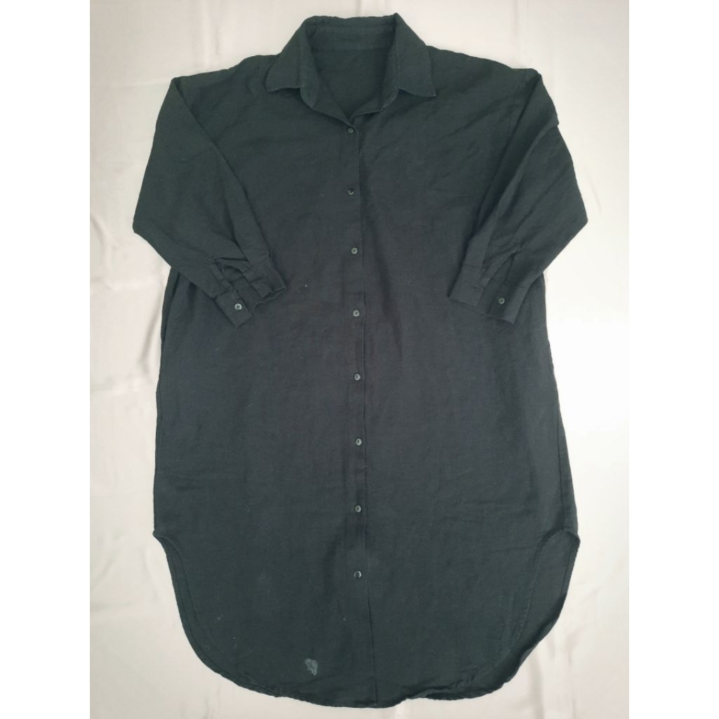 oversized black shirt