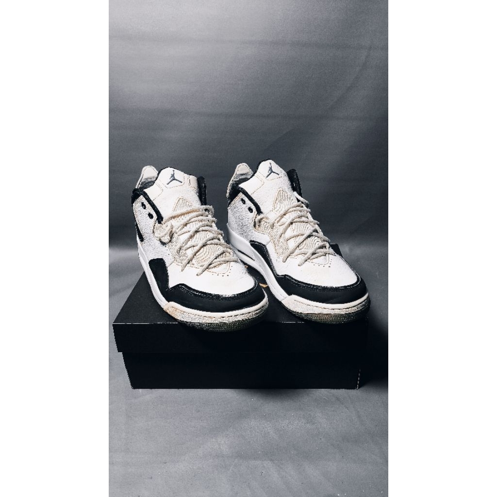 Sepatu casual sneakers Nike Jordan Courtside 23 Second bekas