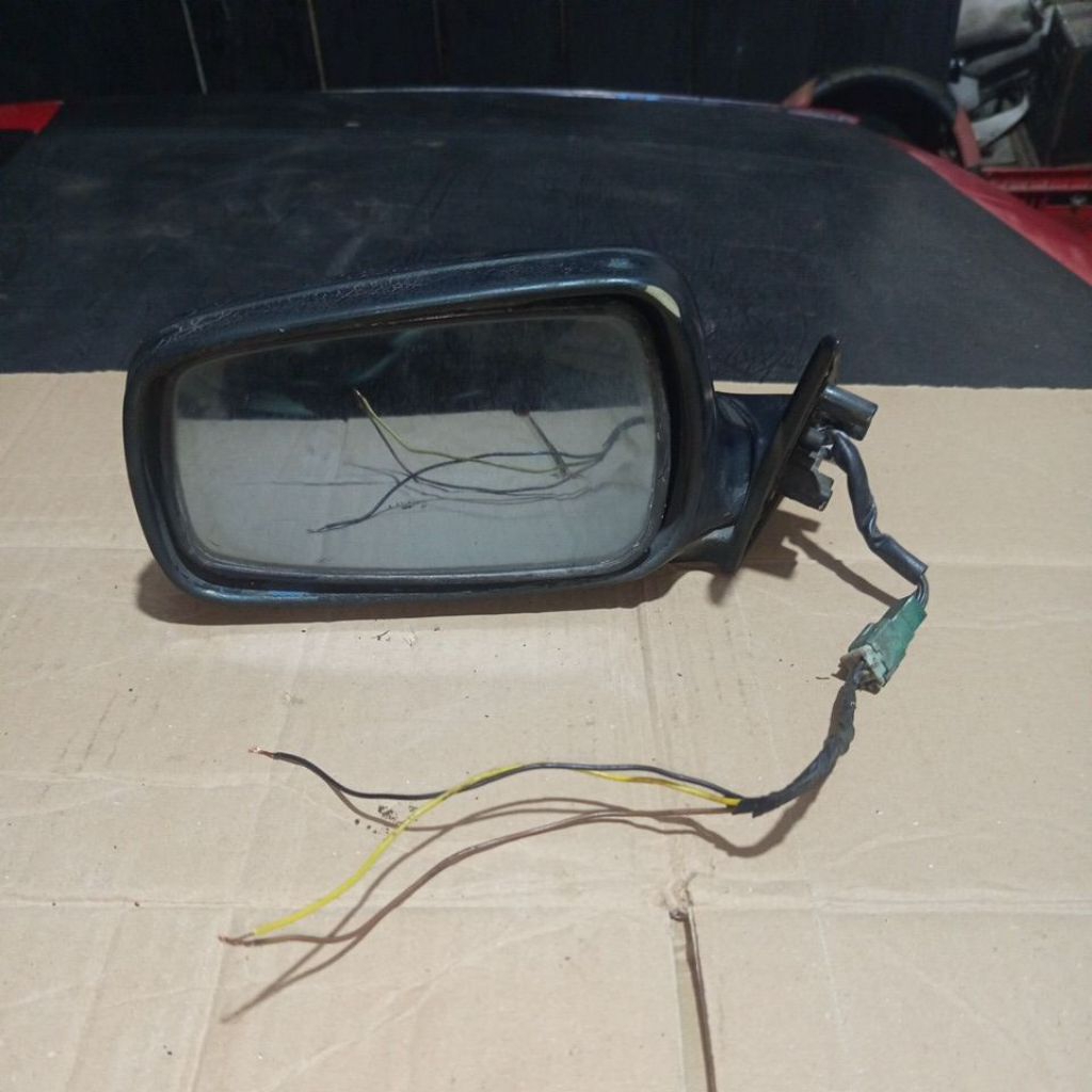 spion Mazda 323 interplay kiri