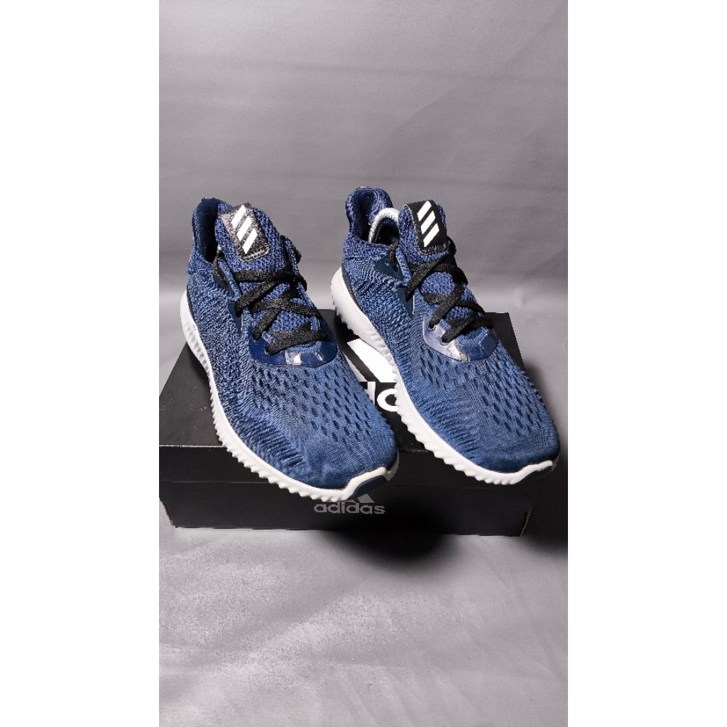 Sepatu running casual sneakers Adidas Alphabounce second bekas