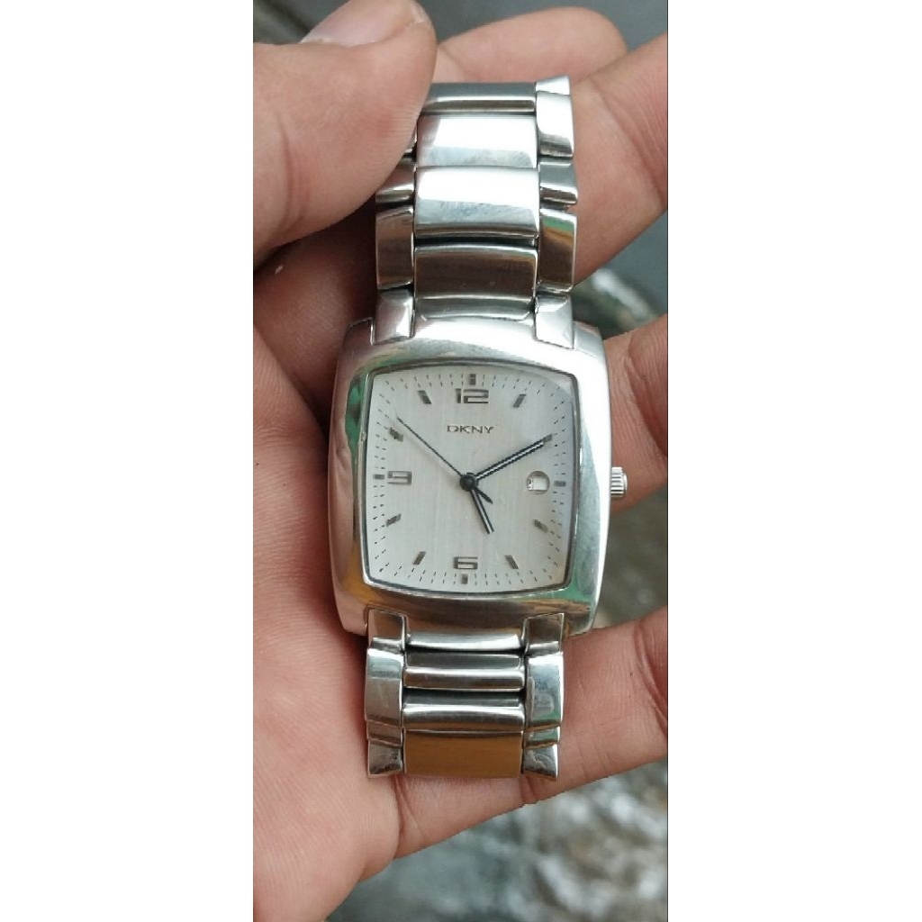 Jam tangan dkny original tanggal mati