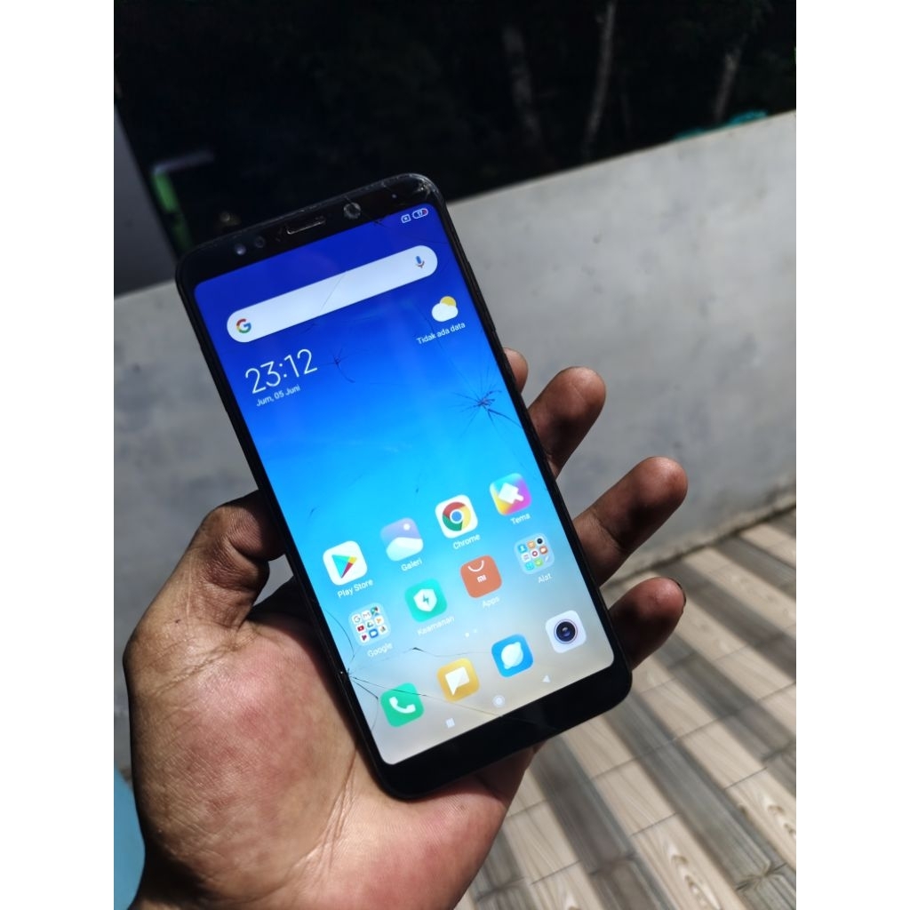 hanphone Redmi 5 plus minus Retak