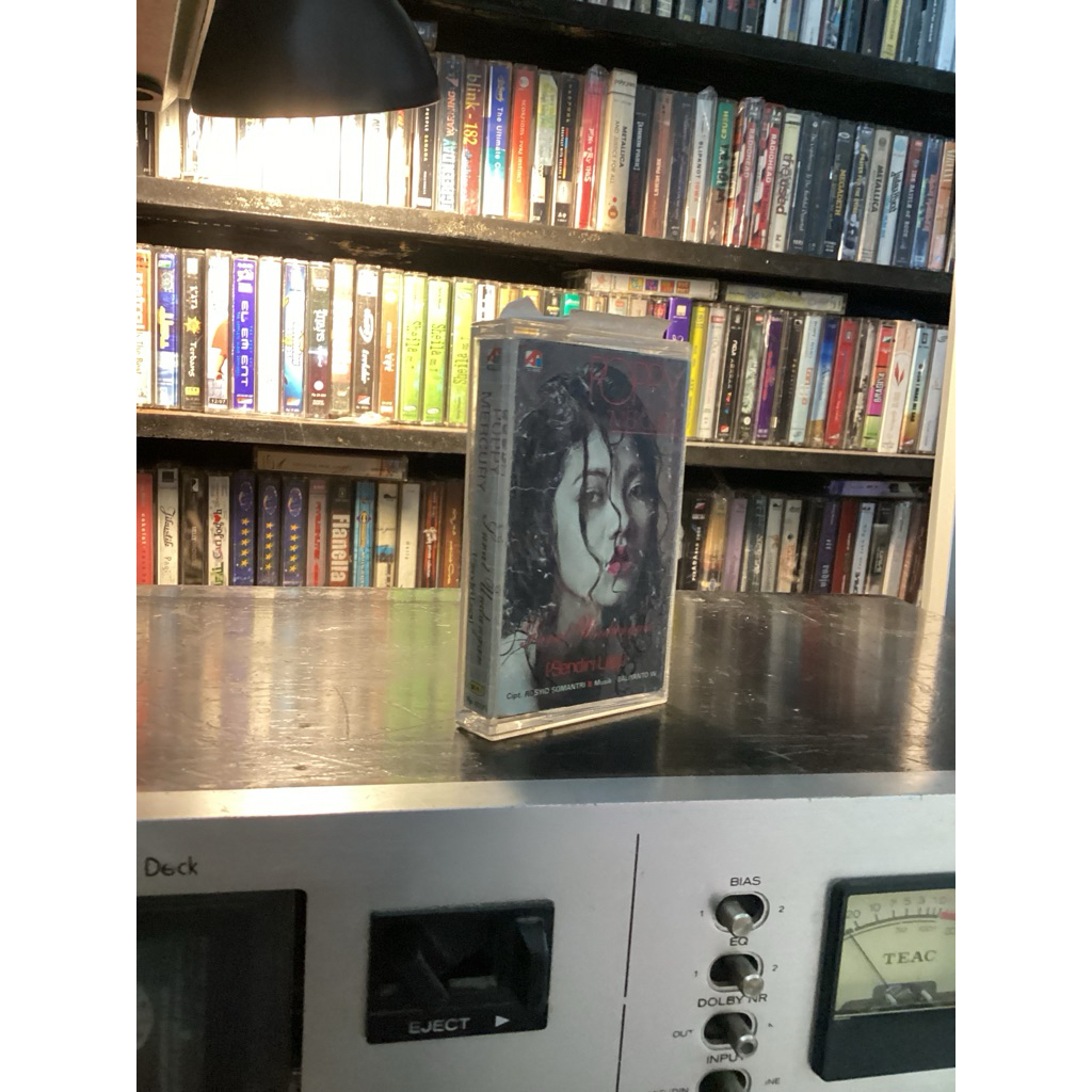 kaset pita poppy mercury album sendiri lagi