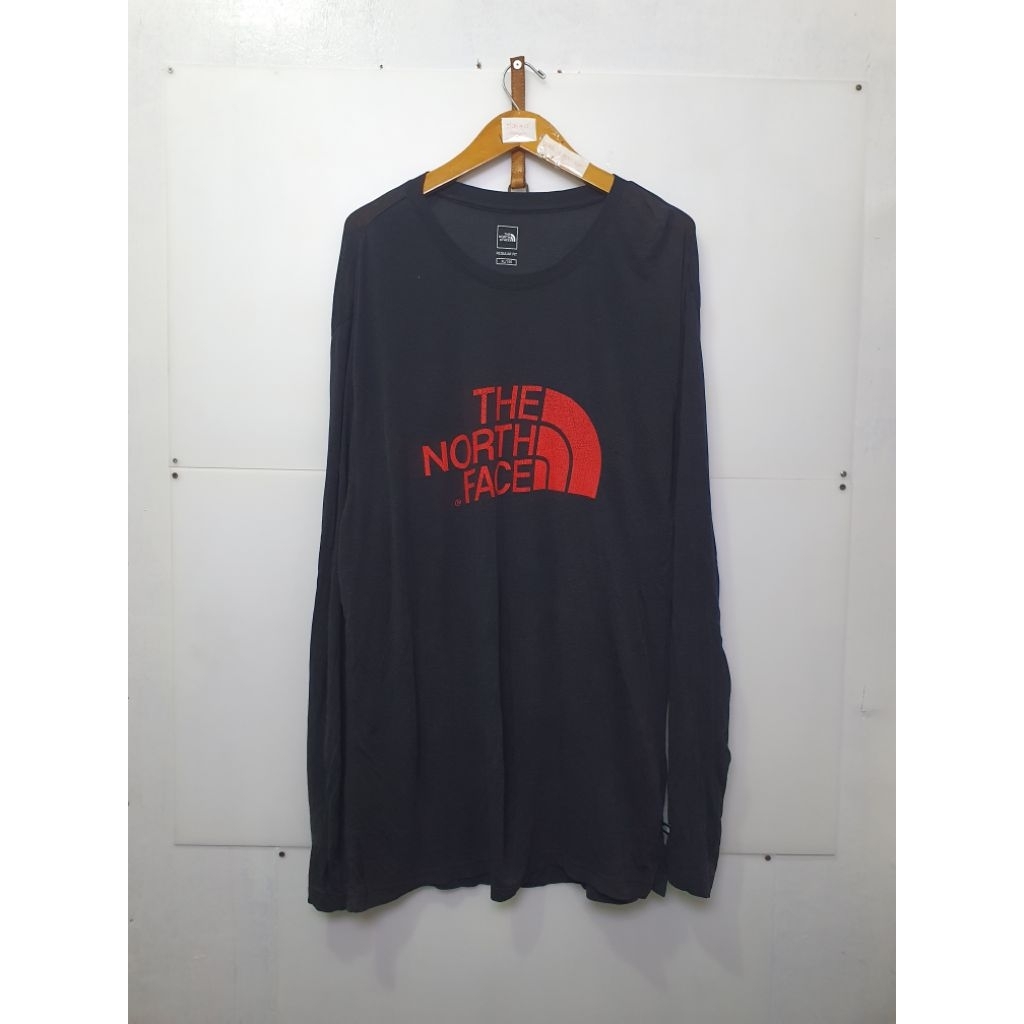 Kaos Lengan Panjang Hitam The North Face