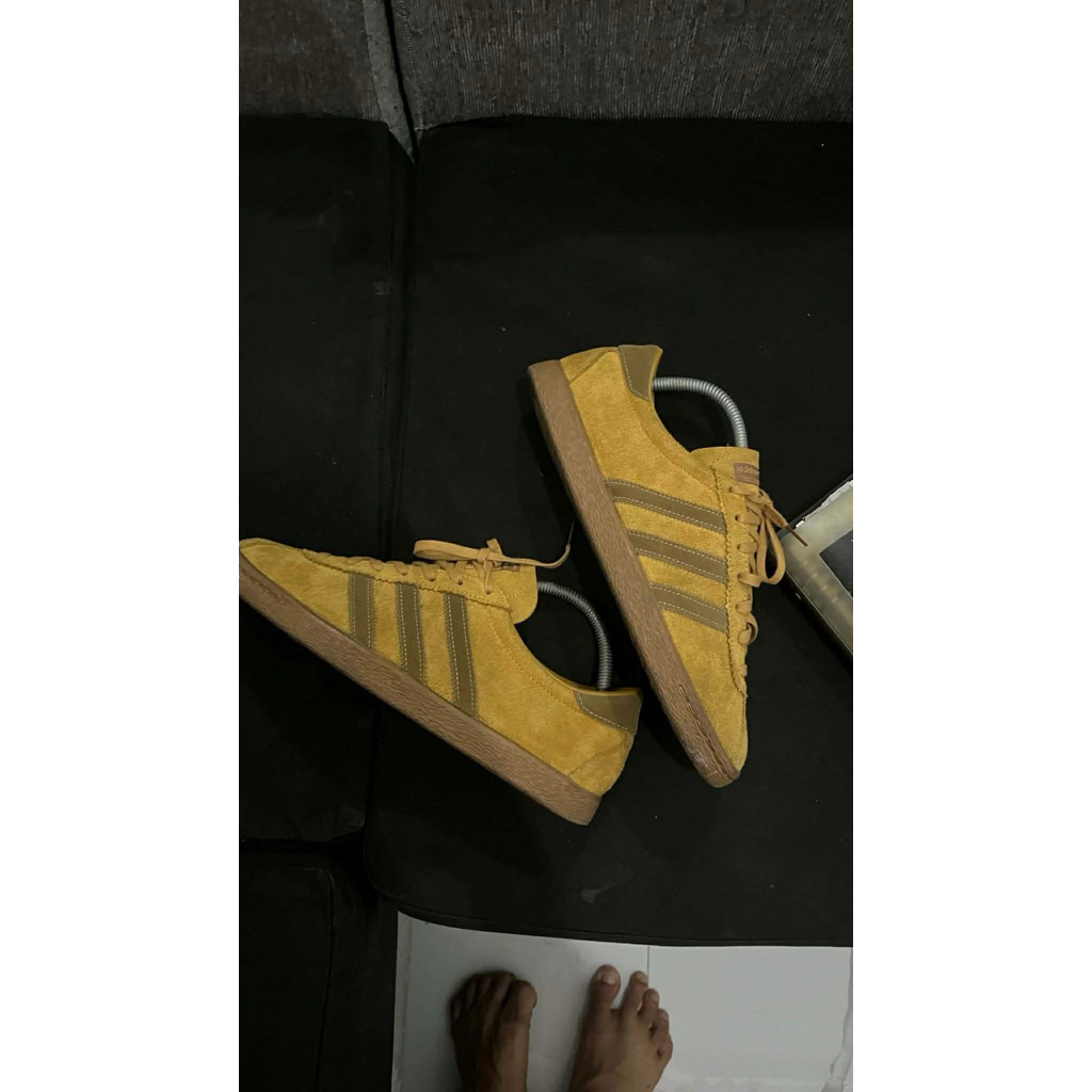 adidas tobacco