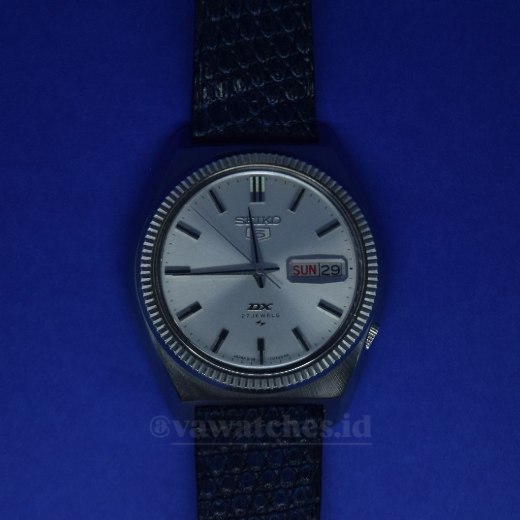 Jam Tangan Seiko DX (Deluxe) Fluted Bezel Sunburst Dial 27 Jewels 5139-7030 Circa 68' Rare Automatic