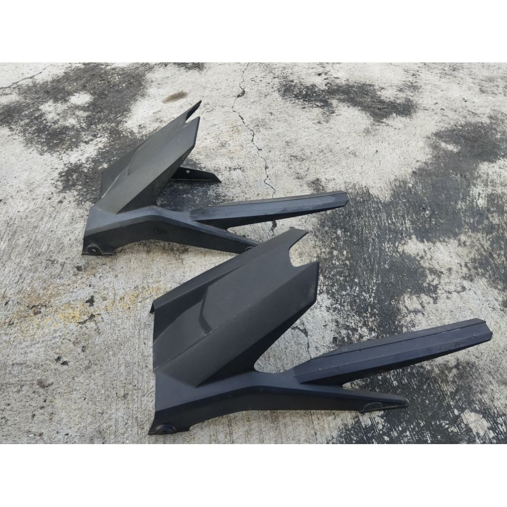 Cover Tutup Rantai Honda CBR 150 Fecelite ORI Copotan Second Motor Cover Tutup Rantai Honda CBR 150 