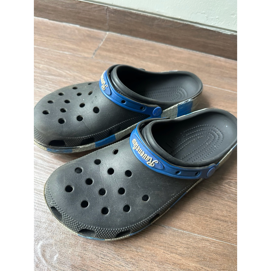 sandal crocs pria preloved