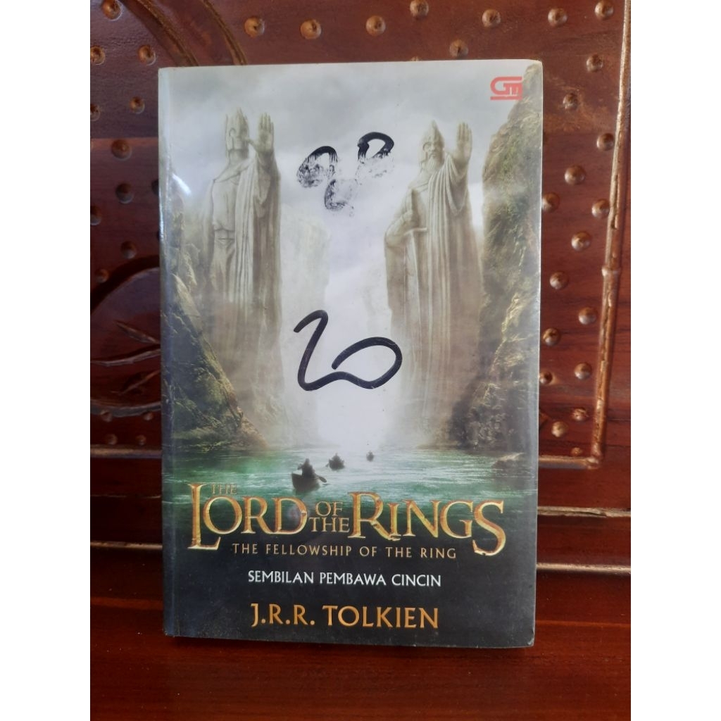 NOVEL SEMBILAN PEMBAWA CINCIN