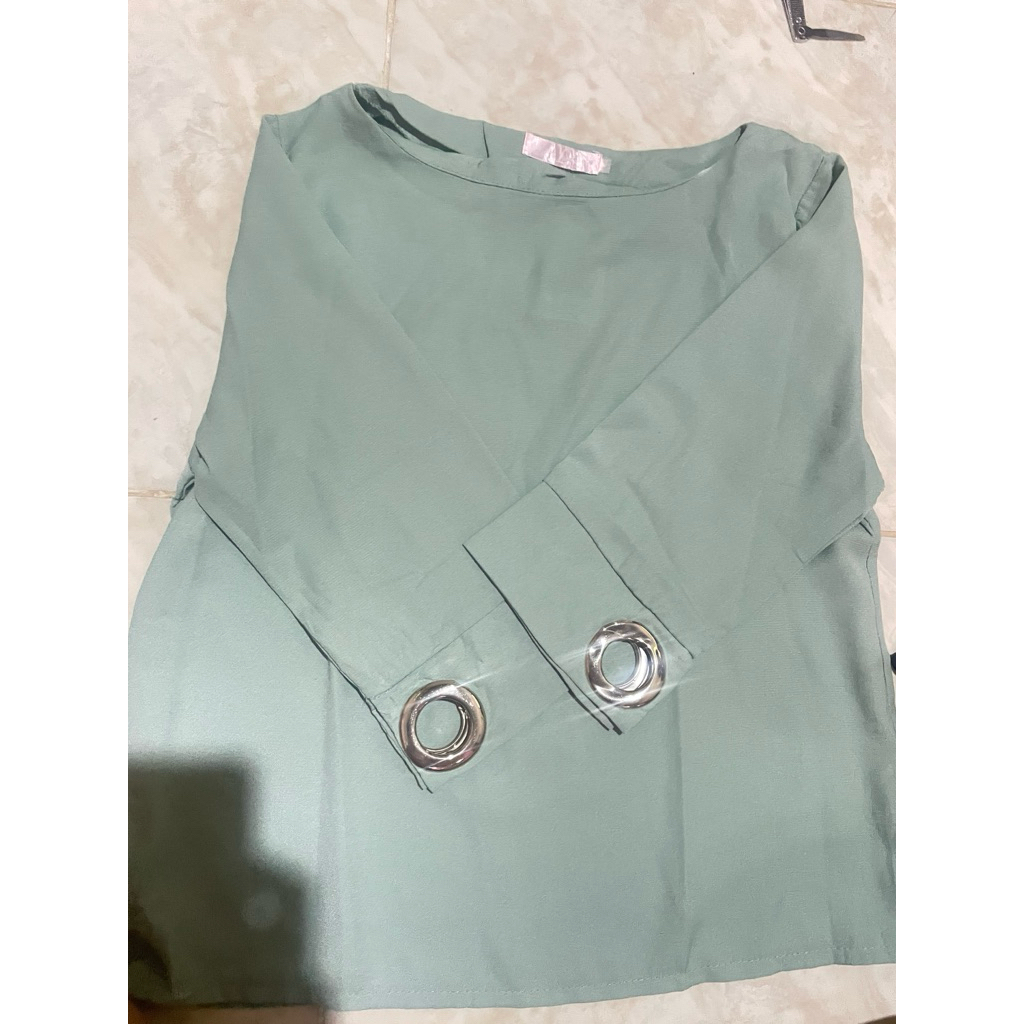 Baju hijau sage
