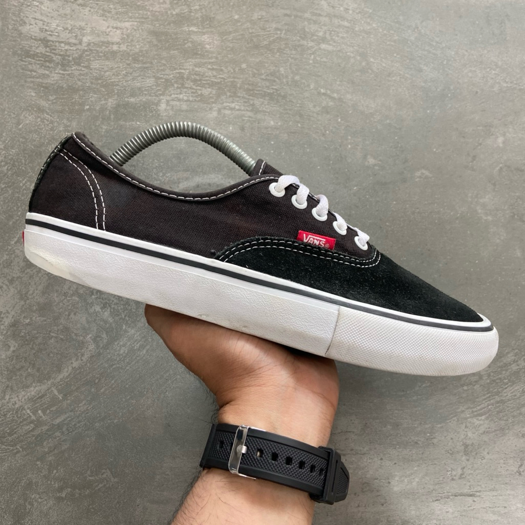 [Size 42.5] Vans Authentic Pro Skate Black White Second Original Kondisi Mulus Nominus. Harga Baru n