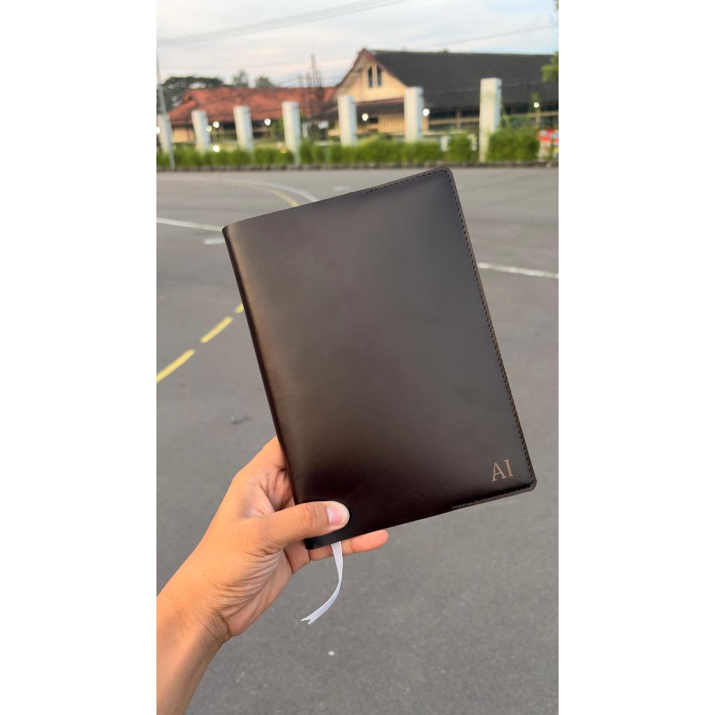 Buku Nyenengin Istri Logbook + Cover Buku A5 Kulit Sapi Asli  Exclusive + Gratis Ukir Nama Bisa Untu