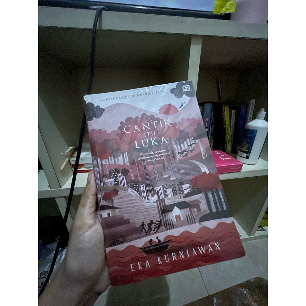 [PRELOVED BUKU] BUKU FIKSI NOVEL CANTIK ITU LUKA - EKA KURNIAWAN