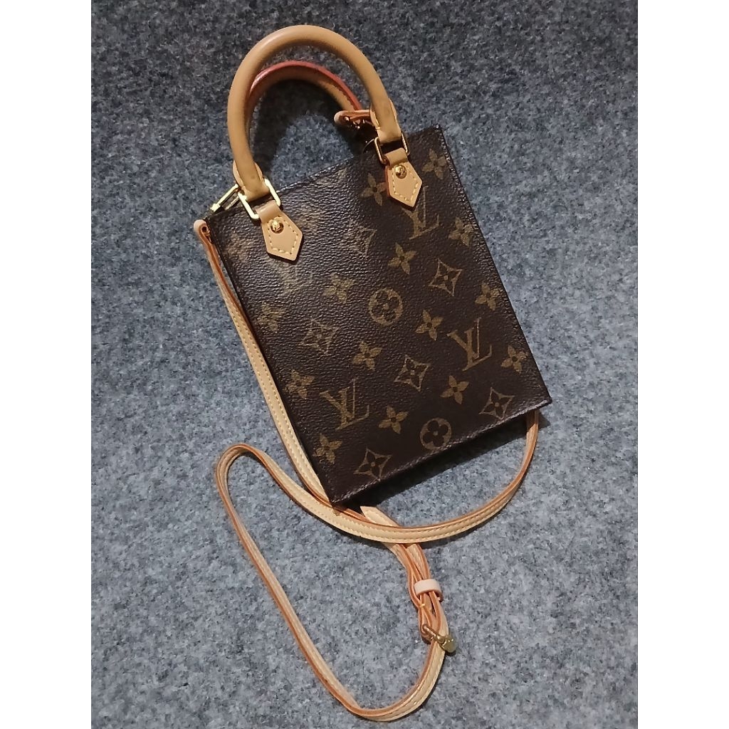 LV Petit Sac Plat Monogram 2019 Preloved