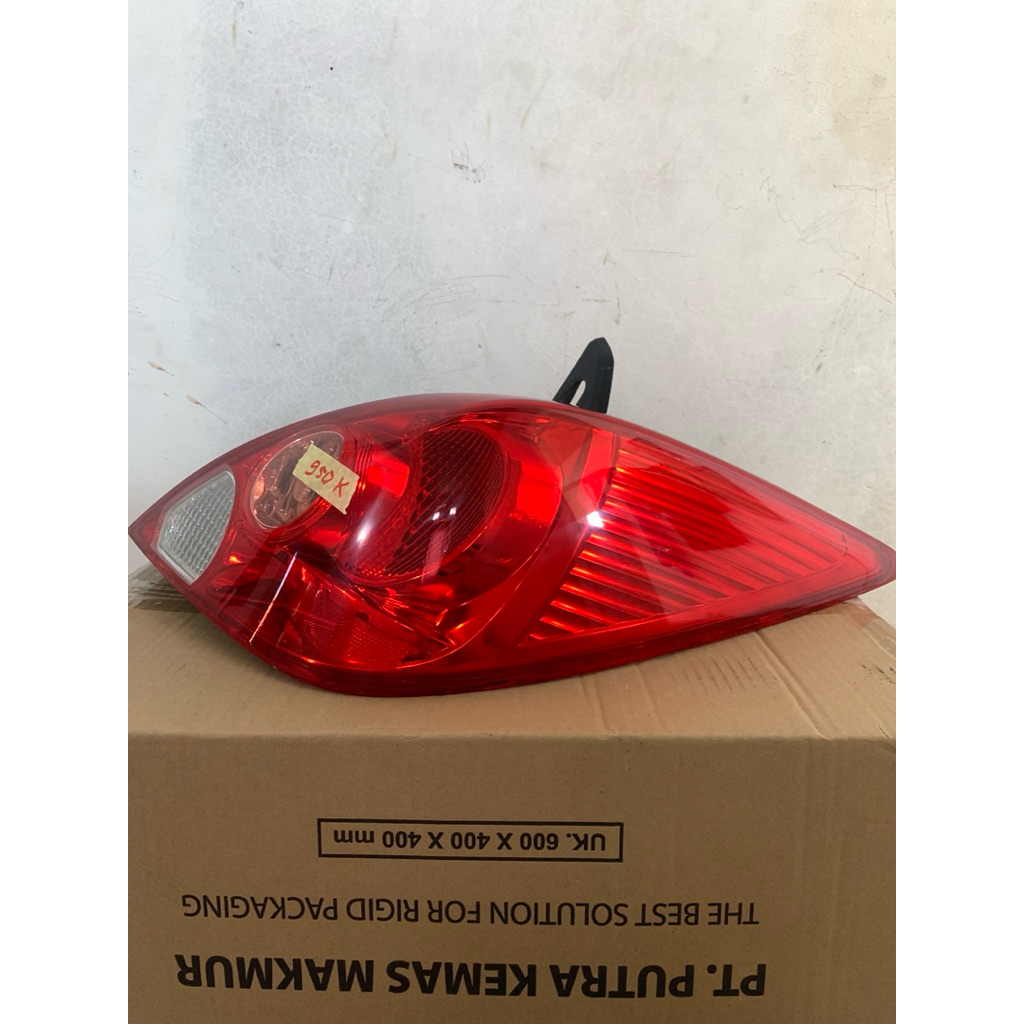 stoplamp nissan tida/nissan latio 2005-2012