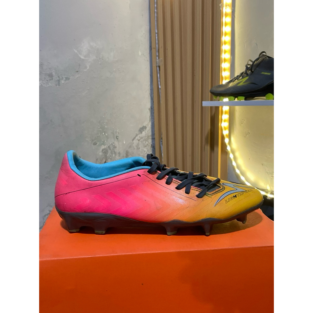 Sepatu bola Specs ls 4 pro Second original Size 40