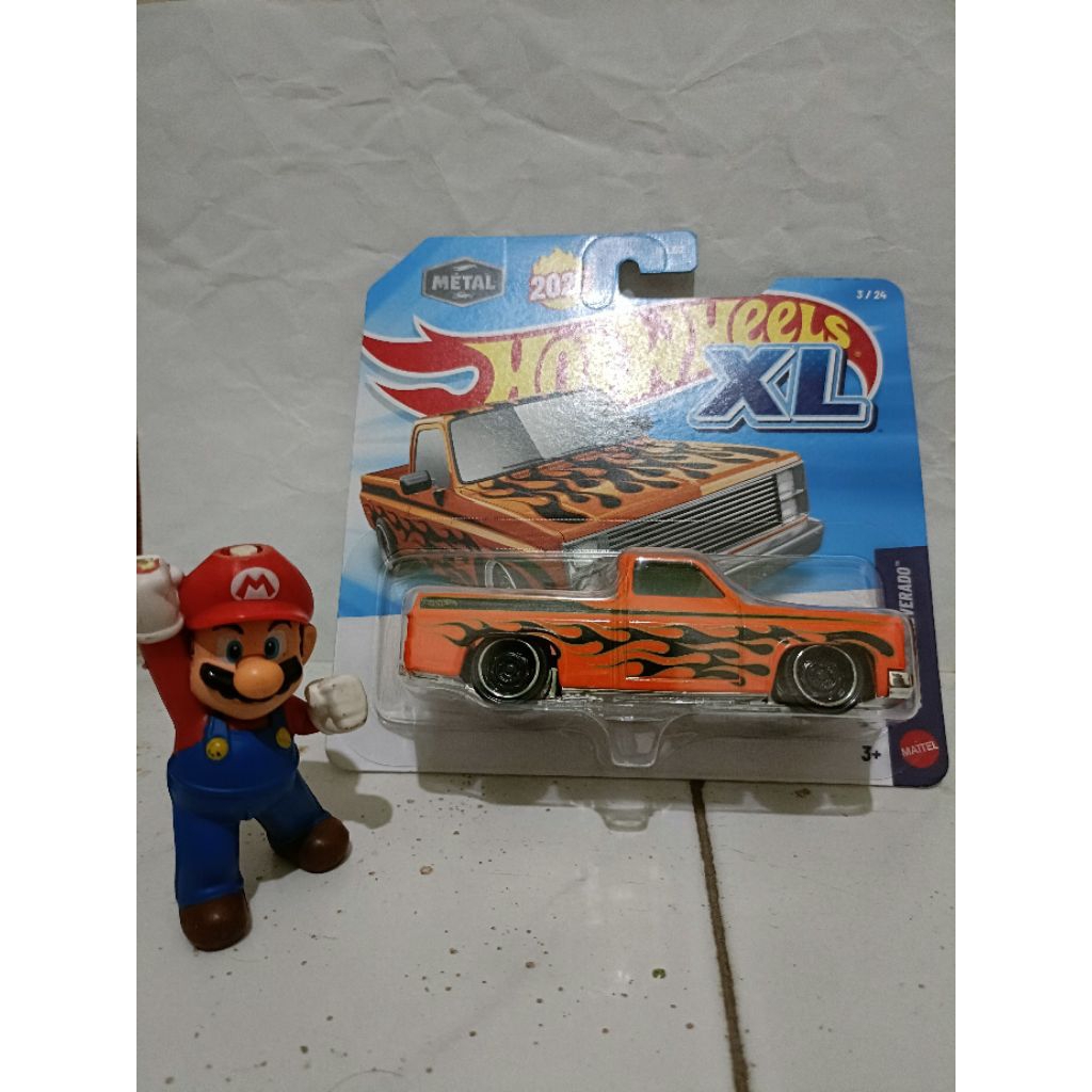 hotwheels Chevy Silverado XL