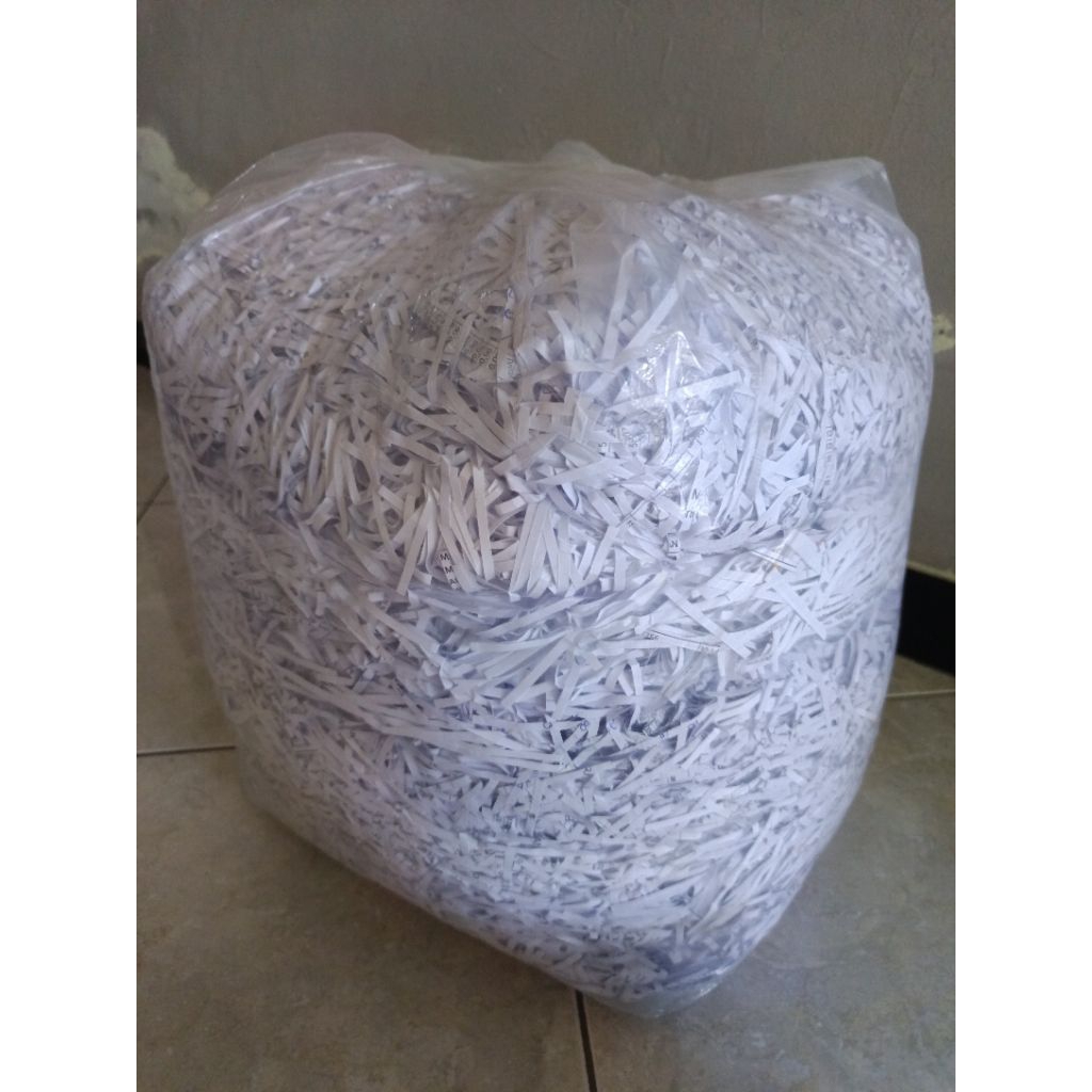 kertas cacah/ paper shredder putih bekas print