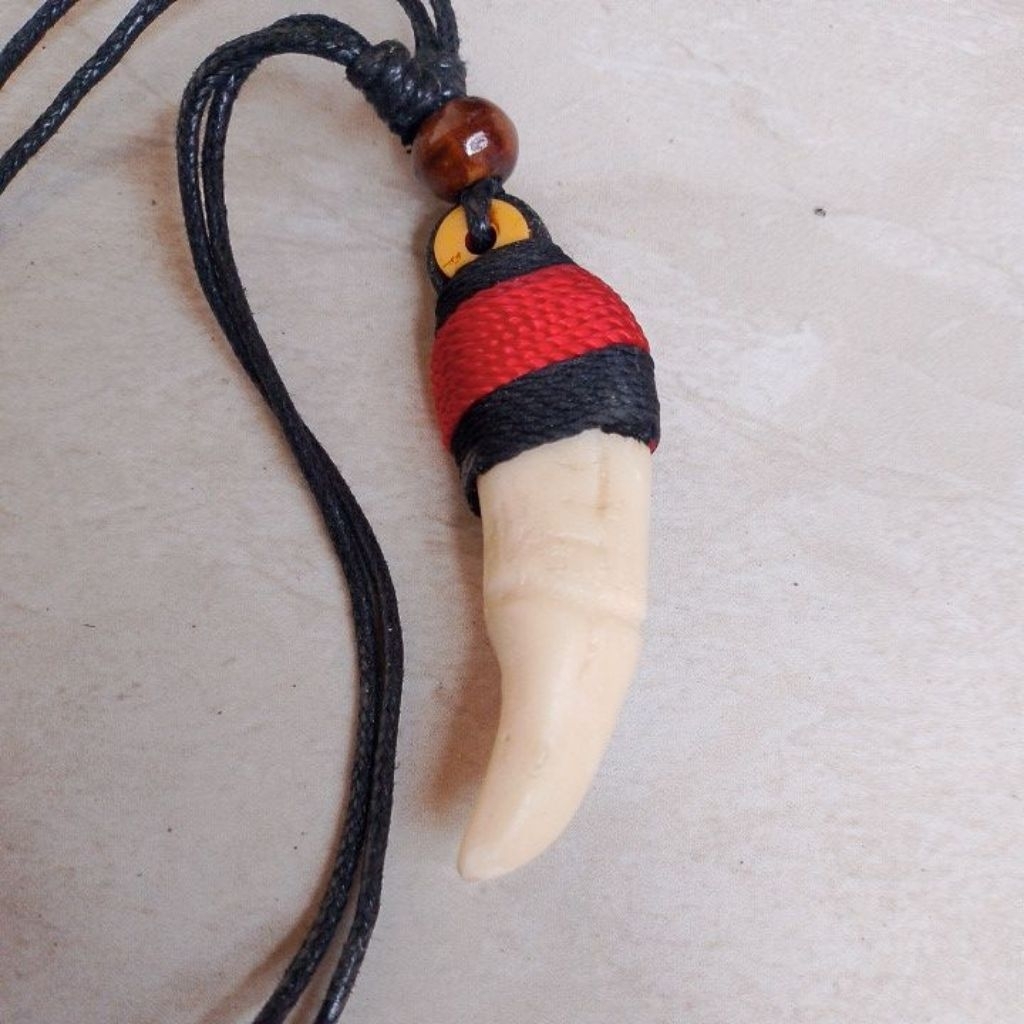 kalung taring macan fashion liontin etnik