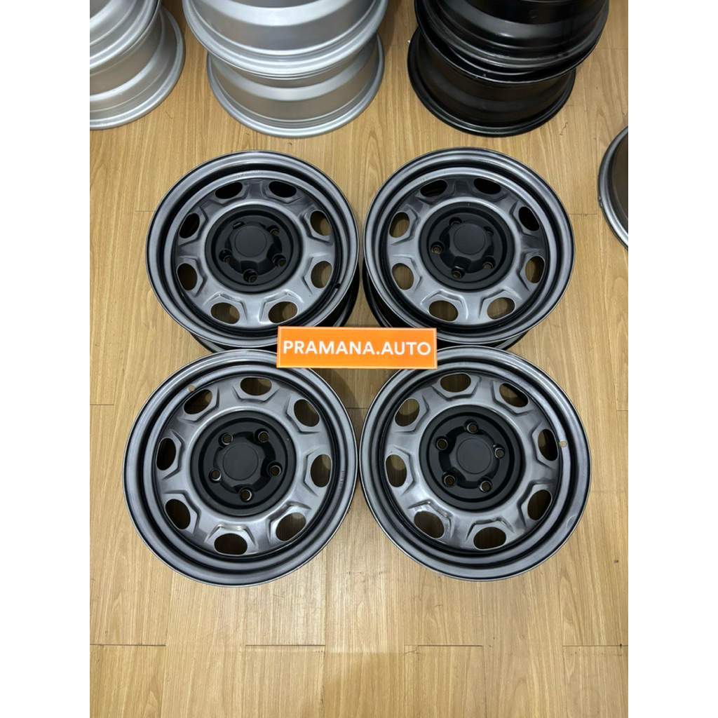 velg kaleng taruna new repaint gun metal ring 15 + Center dop