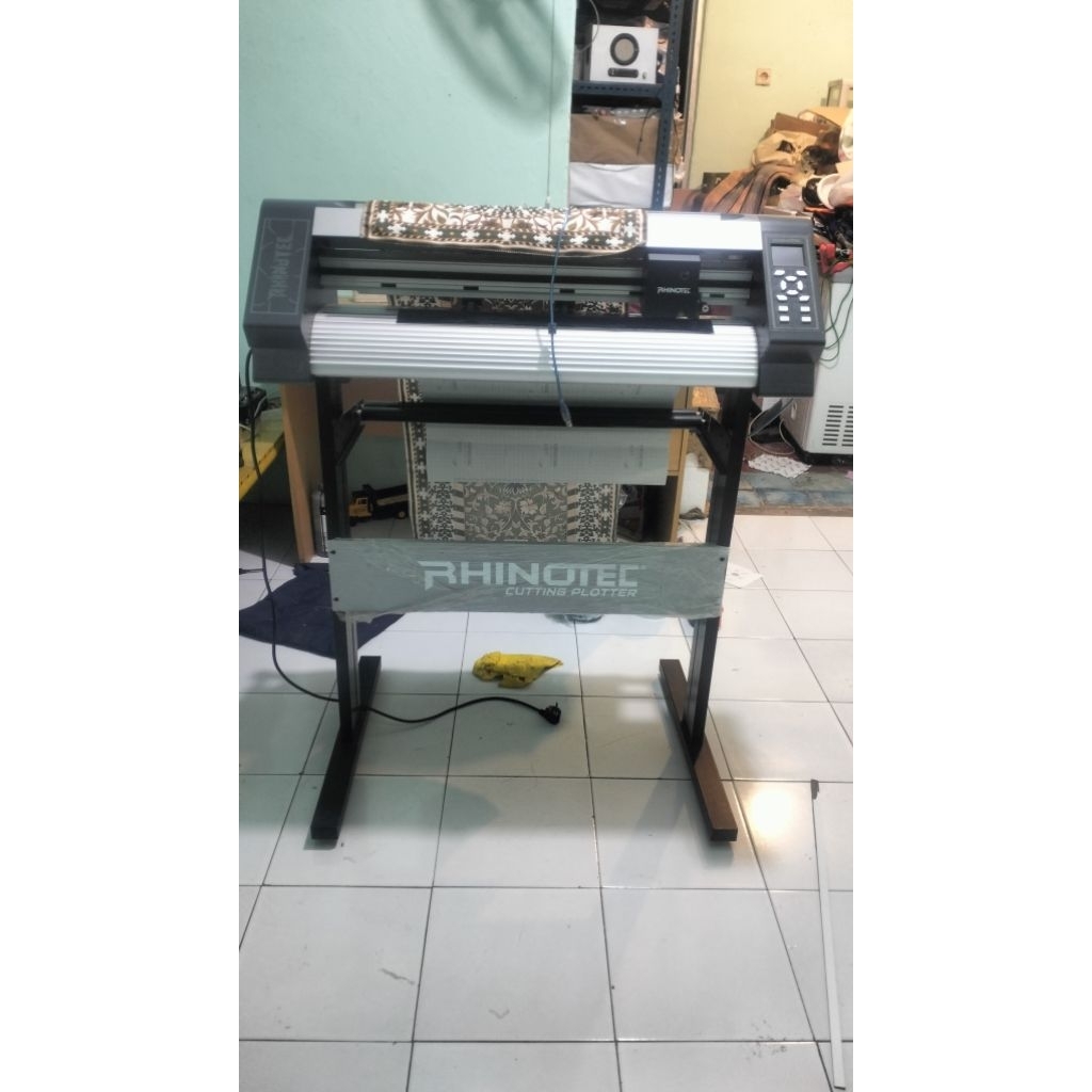 Mesin cutting rhinotec
