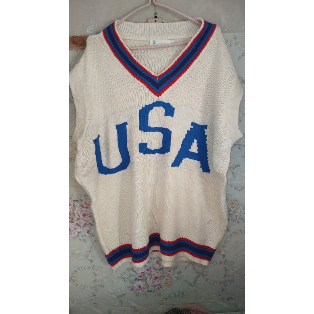 PRELOVED VEST RAJUT ACADEMIA OVERSIZE LUCU