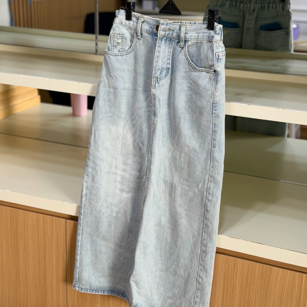 This is April Denim Skirt