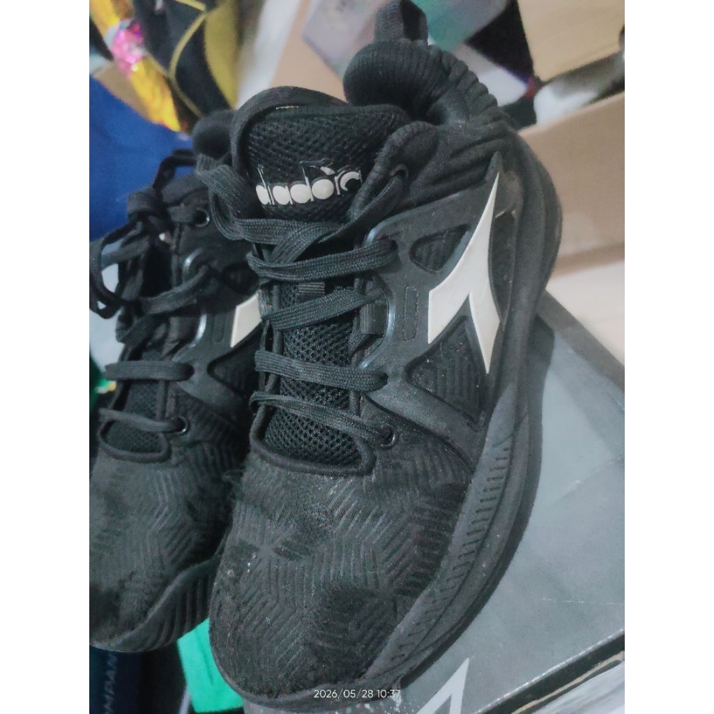sepatu anak hitam Diadora