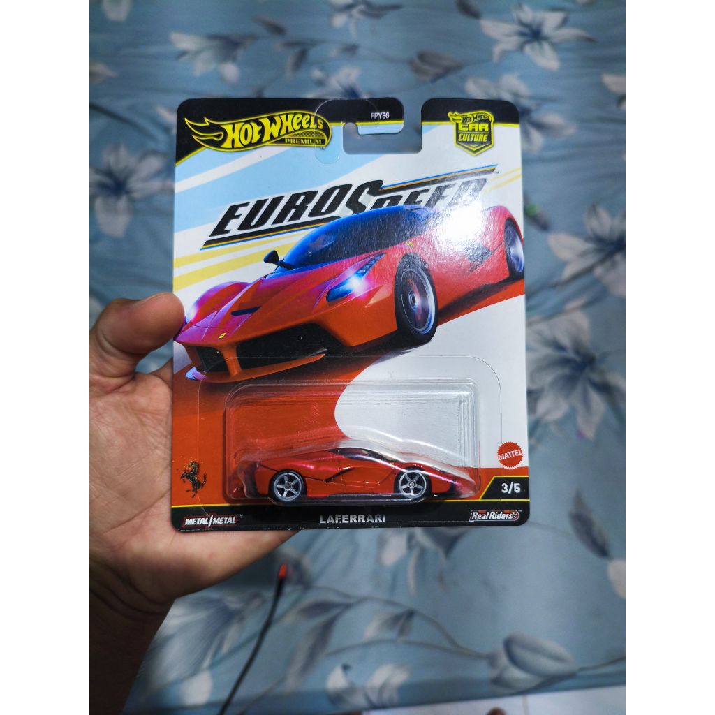 Hot wheels premium LaFerrari
