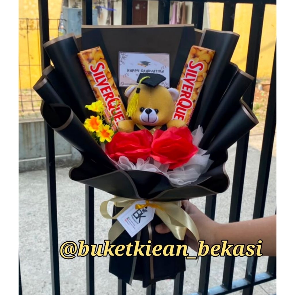 buket coklat boneka wisuda/ buket Silverqueen/ buket boneka wisuda/ buket coklat wisuda