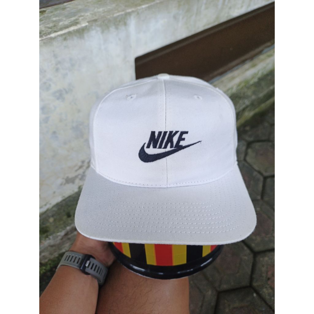Topi Vintage NIKE side logo snapback hat