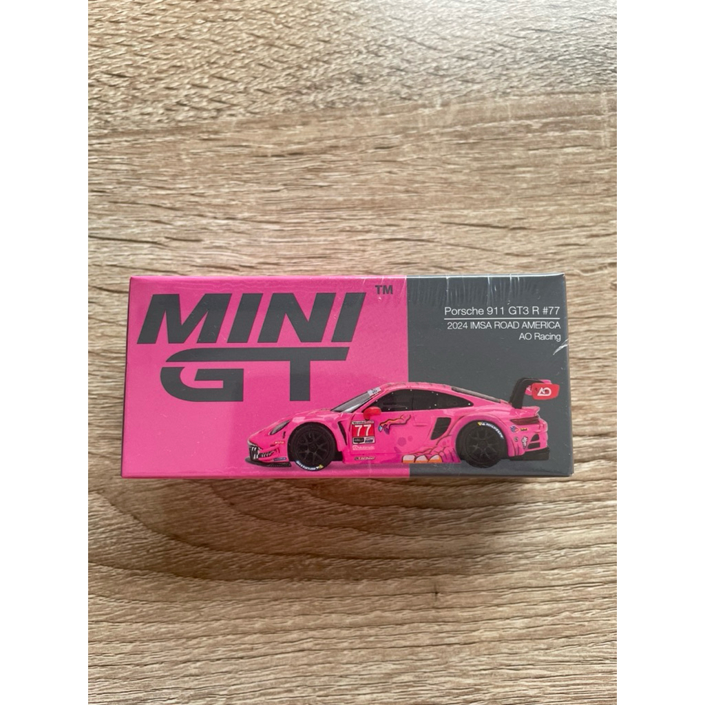MiniGT Roxy AO Racing #77