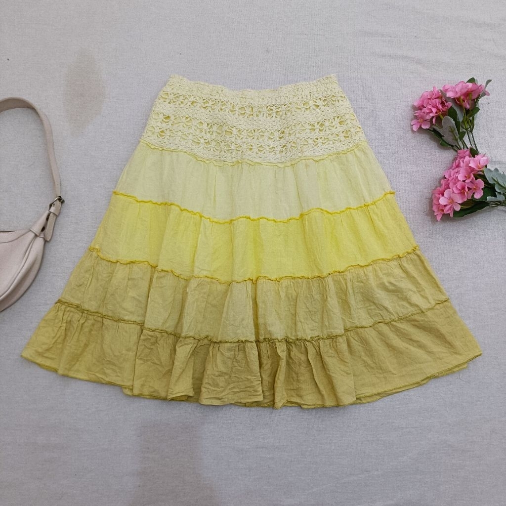 Rok Tiered Kuning Pastel Crochet Waist