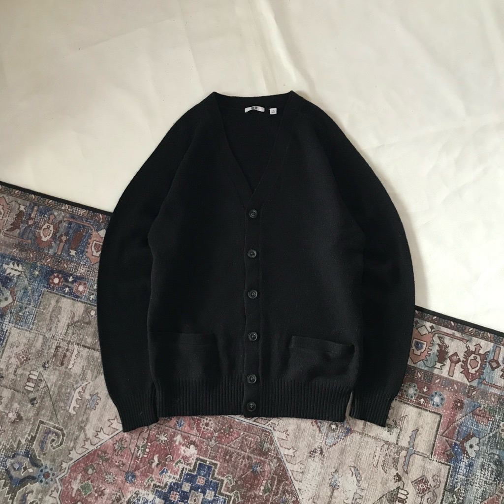 cardigan uni hitam