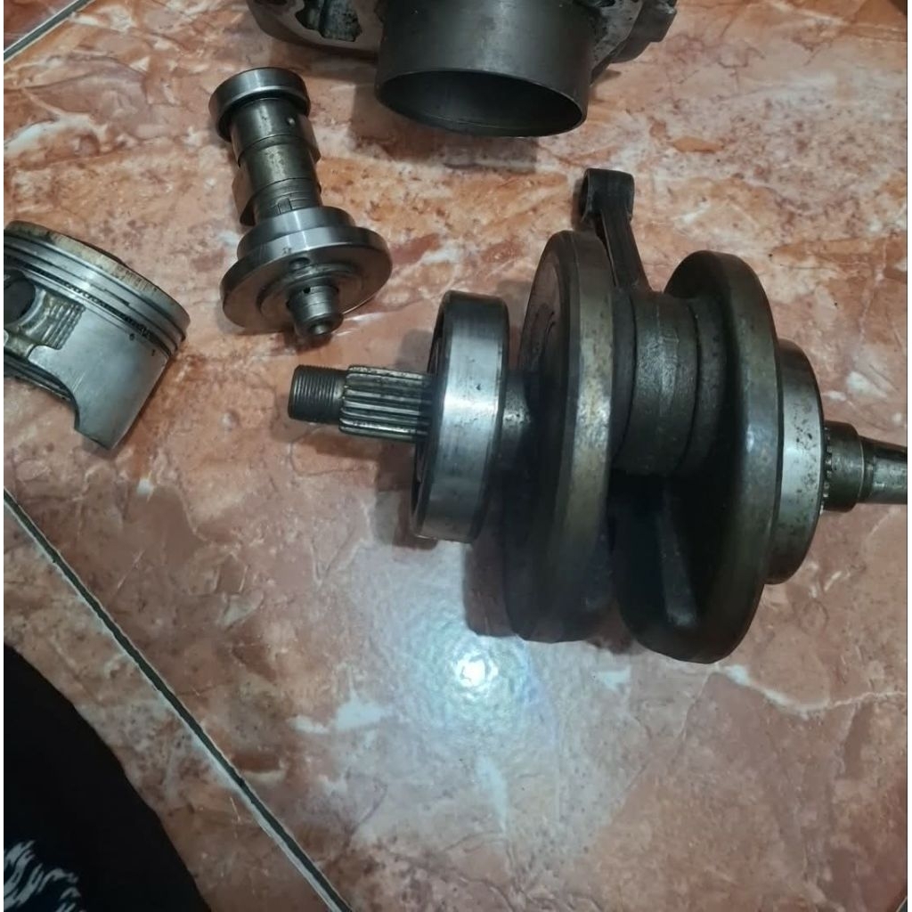 kruk as Gl100, noken as Gl100, piston Gl100, rumah kopling Gl100 copotan motor