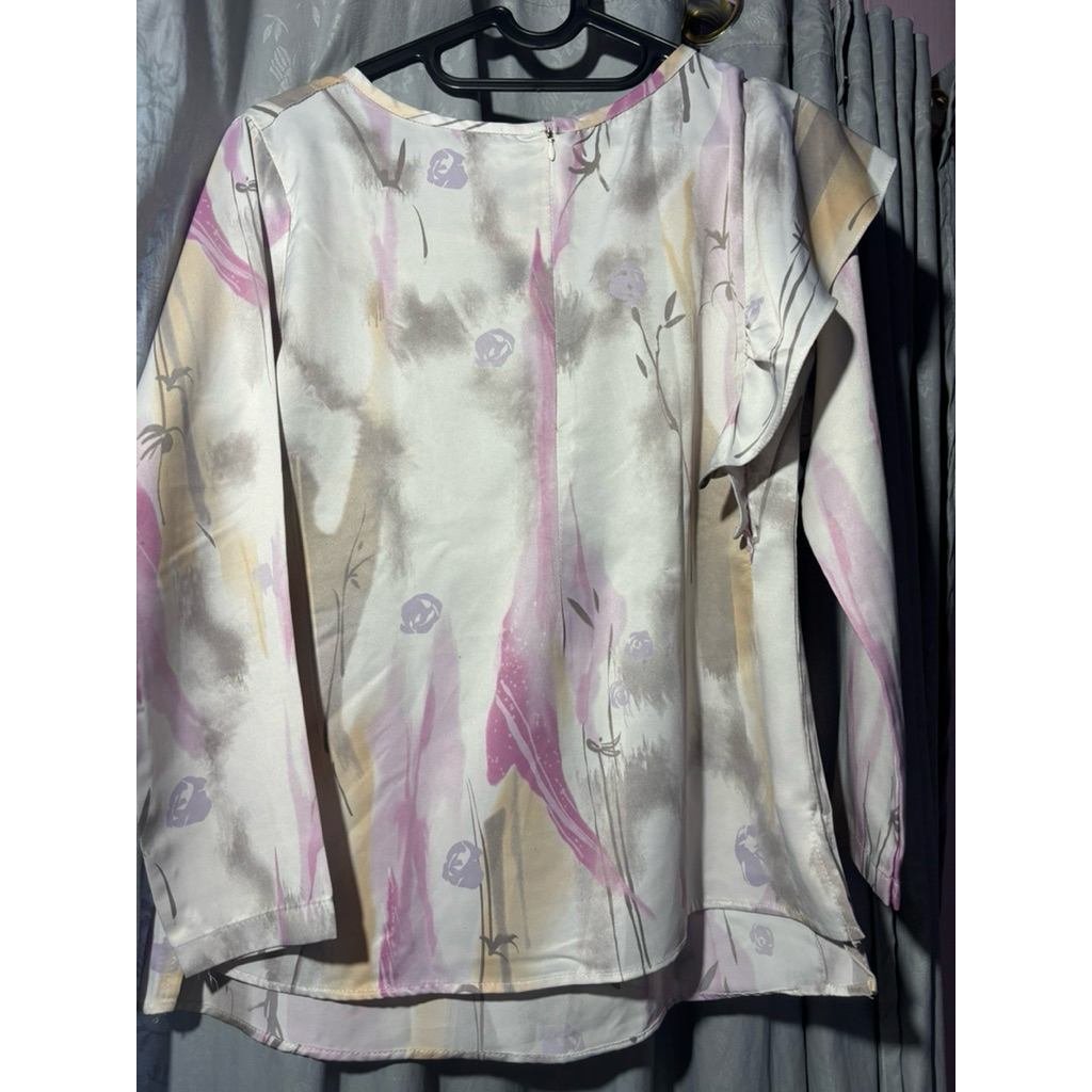 Atasan satin Abinaya Butik