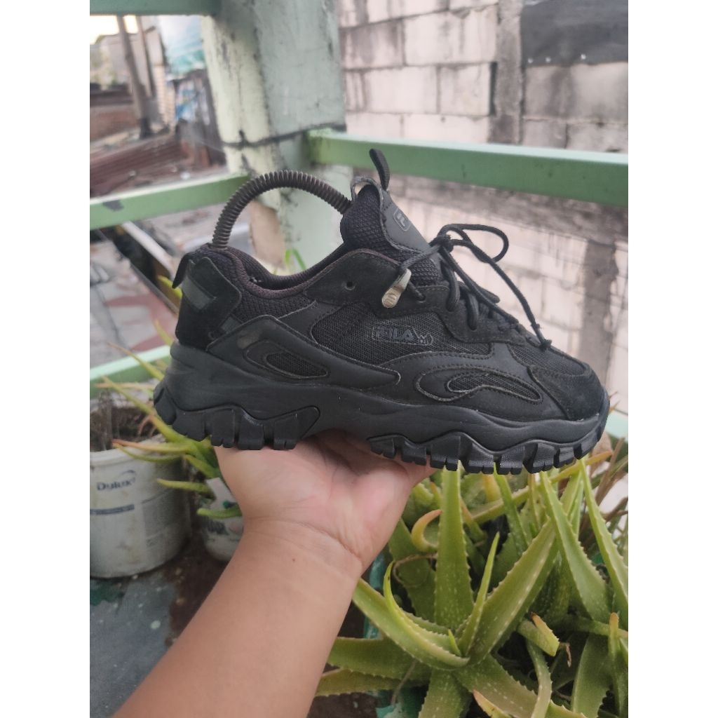 Fila Ray Tracer TR2 Black Running Shoes Sport Sneakers Trainer Sepatu Sekolah Size 36