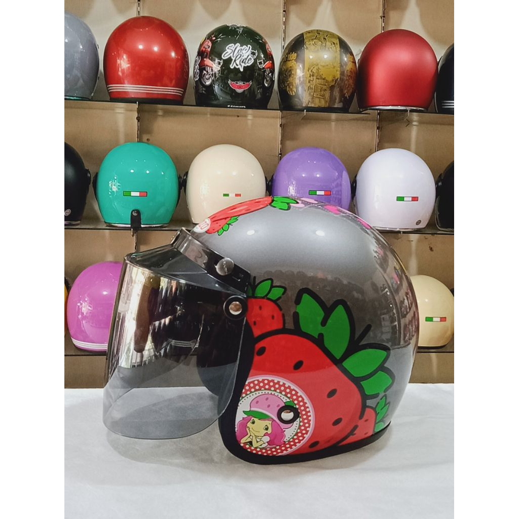 Aizo Helm Bogo Anak Strawberry Warna Abu Glossy Berlabel SNI COD Free Packing Kardus & Bubble Wraps