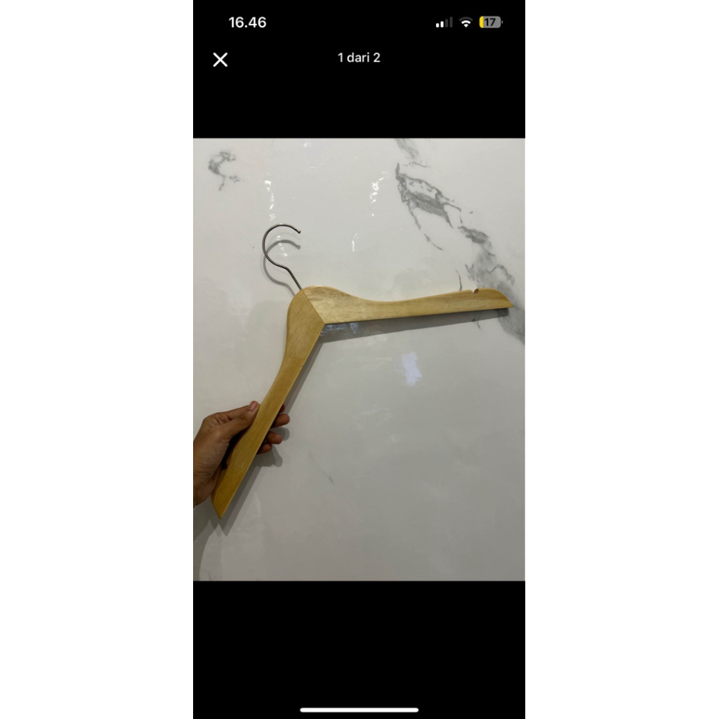 Hanger Kayu - Bekas Seperti baru