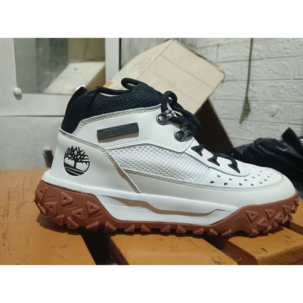 SEPATU SNEAKERS TIMBERLAND